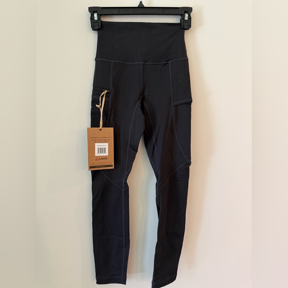 Livsn Black High-Rise Trail Leggings with Side Pockets